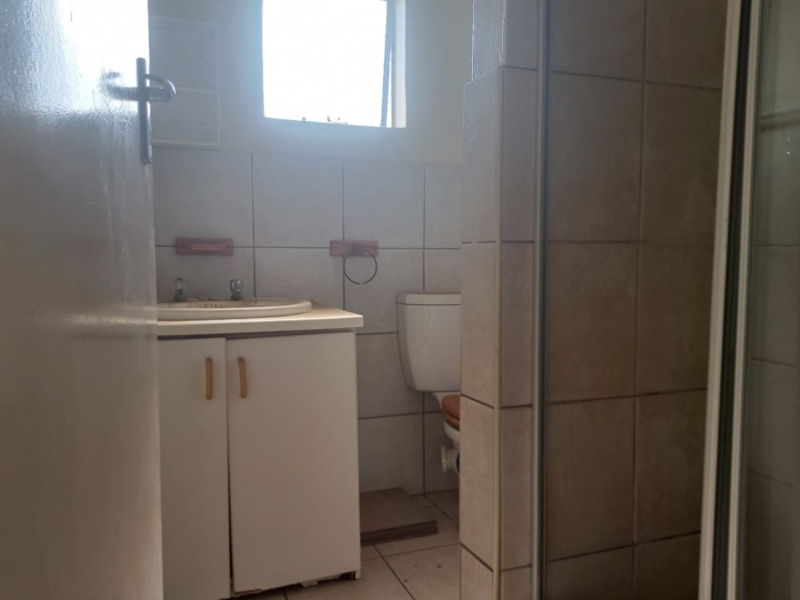 2 Bedroom Property for Sale in Kannoniers Park North West